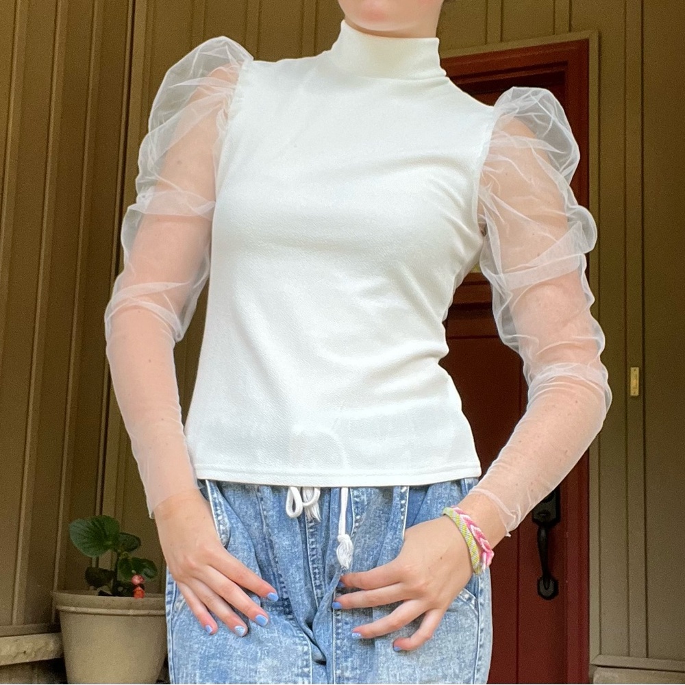 White Hight Neck Mesh Puff Sleeved Shirt